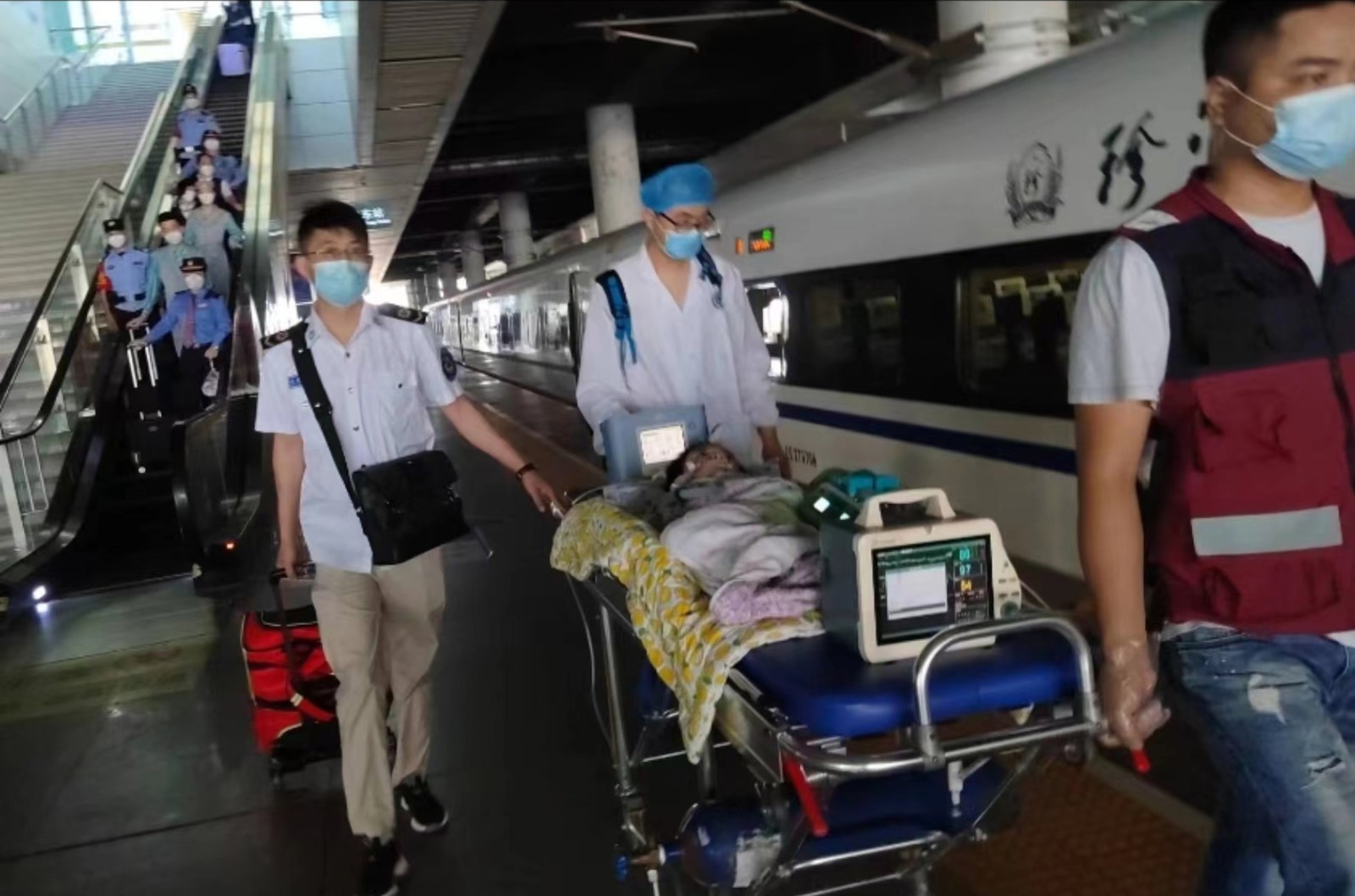 安达市高铁转运公司